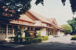 latar5
