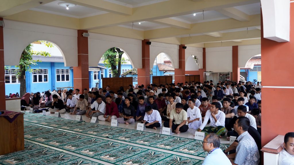 siswa x dan xi mengikuti kegiatan pesantren kilat